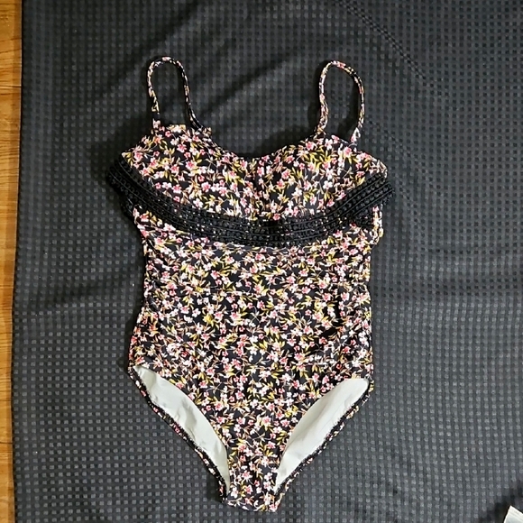 Kona Sol Other - Kona Sol, Black & Pink Floral , One Piece , Size Medium, Adjustable Straps